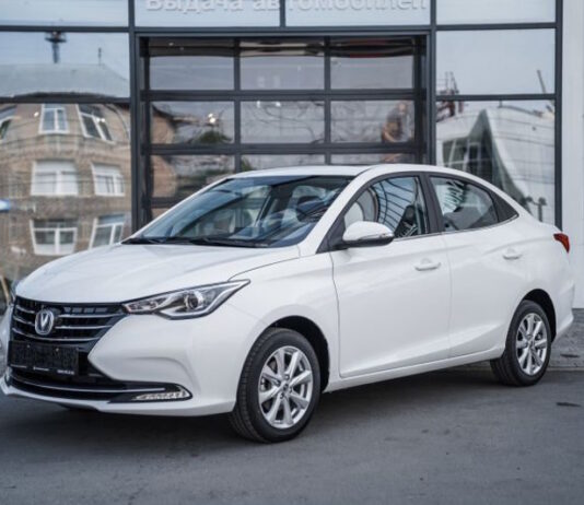 Знакомство с Changan Alsvin Changan Alsvin
